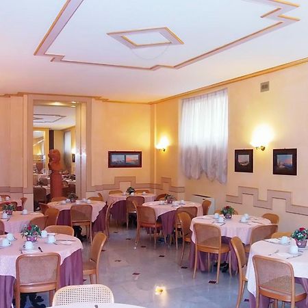 Hotel Nuovo Rebecchino Naples Exterior photo